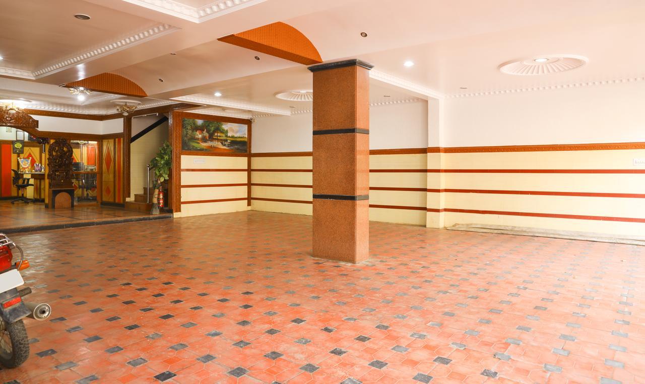 Treebo Nava Nidhi Comforts Bangalore Exterior foto