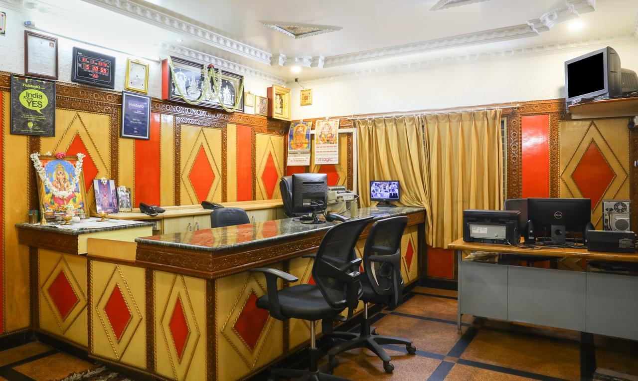 Treebo Nava Nidhi Comforts Bangalore Exterior foto